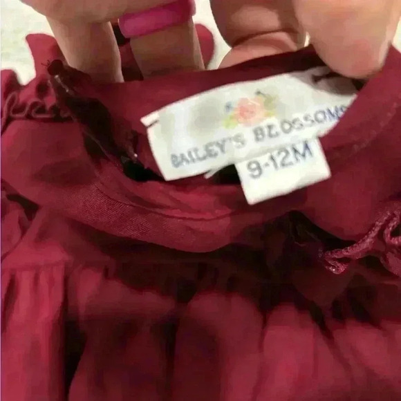2 Bailey’s Blossom Babygirl Romper with Embroidered O size 9-12 - Picture 8 of 8